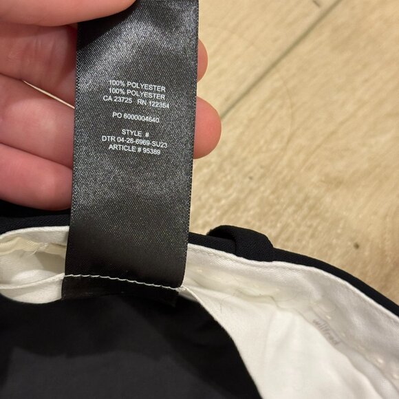 Aritzia Wilfred Labrynth Short - Picture 5 of 6